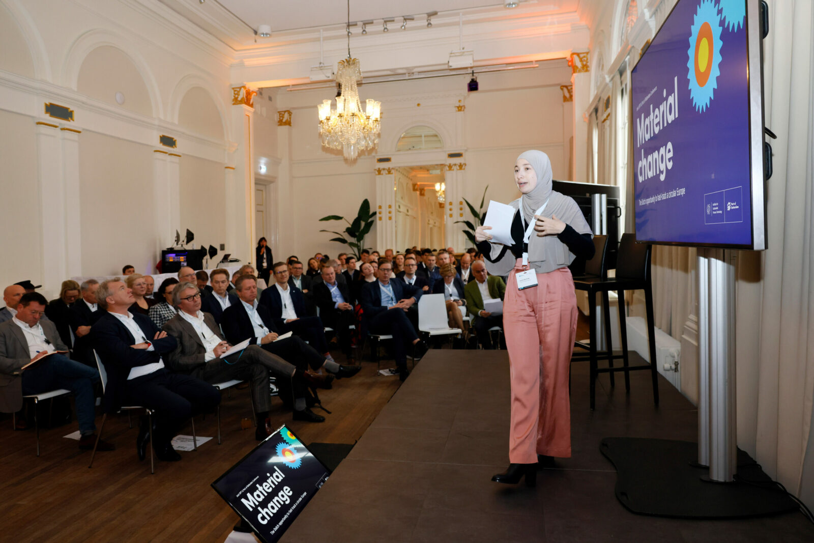 Laura de Vries - keynote speaker Material Change